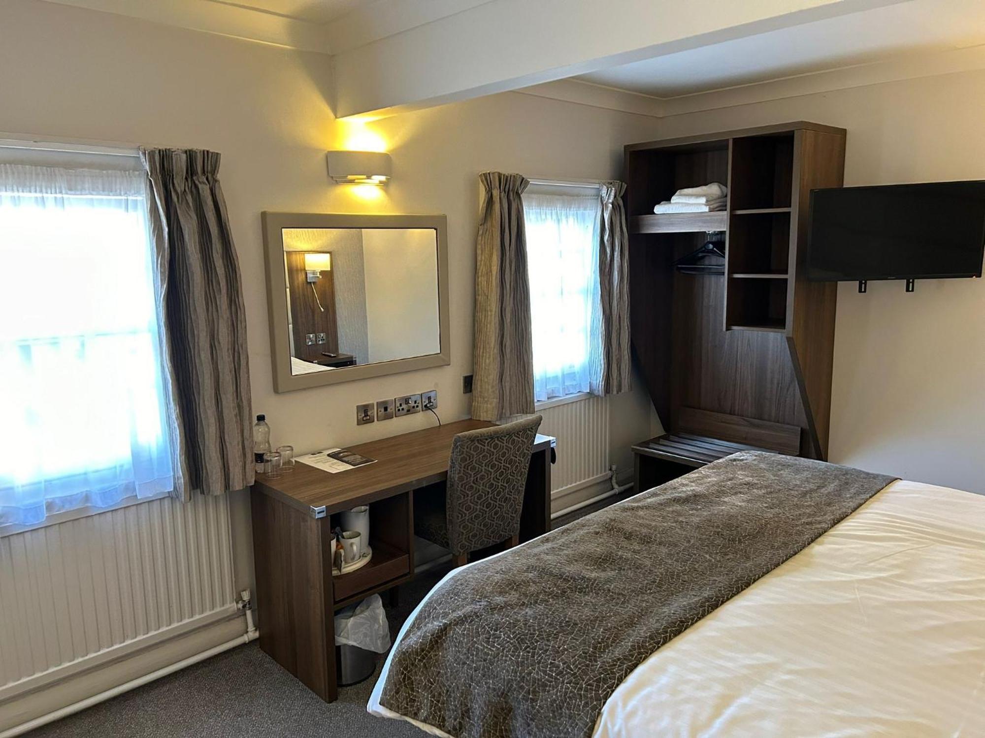 The Hind Hotel Wellingborough Room photo
